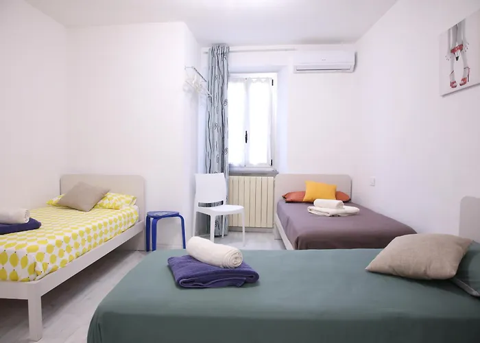 Il Gatto E La Volpe Foresteria Lombarda Lierna