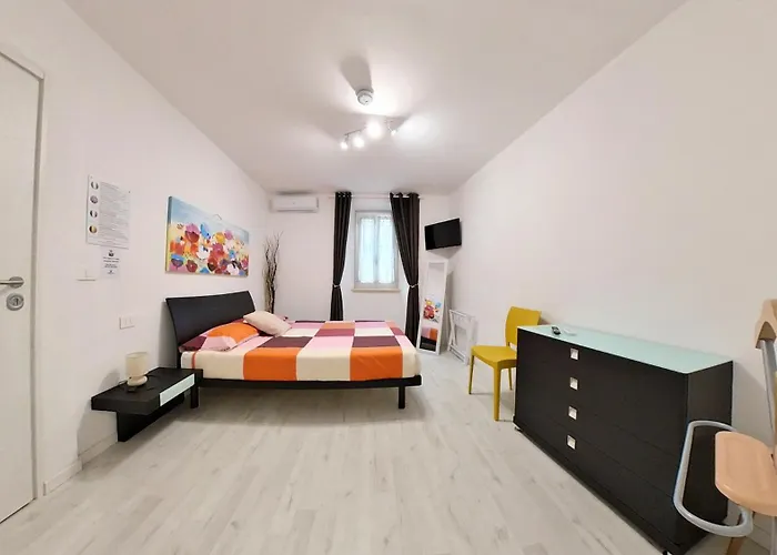 Il Gatto E La Volpe Foresteria Lombarda Lierna