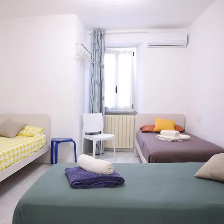 Il Gatto E La Volpe Foresteria Lombarda Lierna