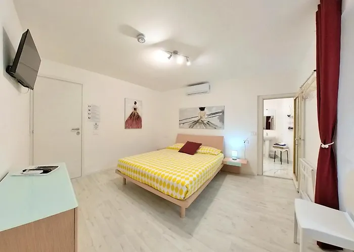 Frühstückspension Il Gatto E La Volpe Foresteria Lombarda 3*